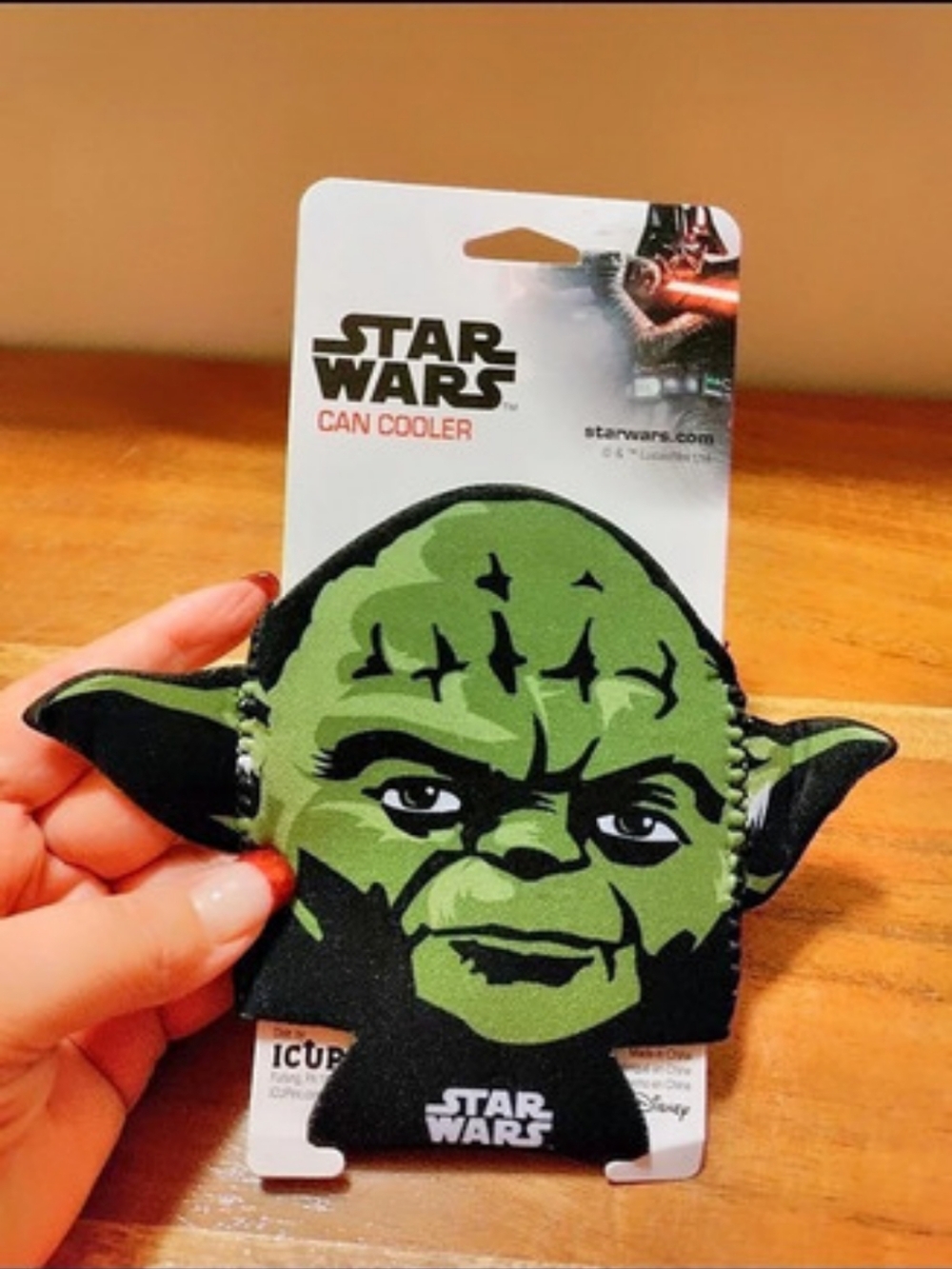 Star Wars Yoda Die-Cut Can Cooler Green & Black